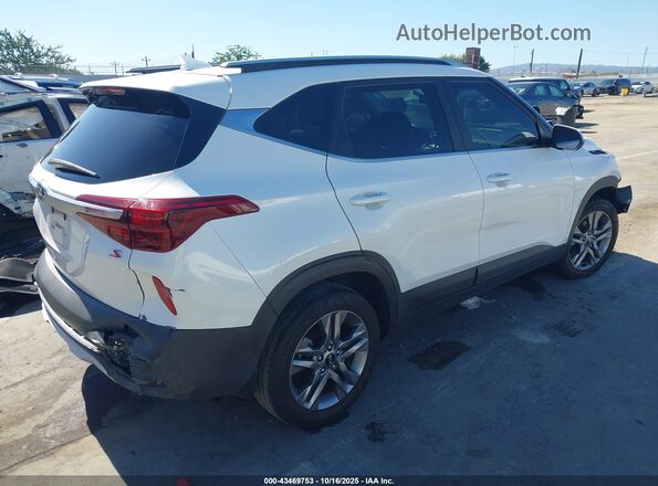 KNDEU2AA1M7196685 2021 KIA SELTOS Белый Задняя правая четверть