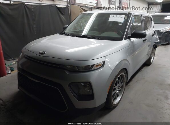 KNDJ22AU8L7036803 2020 KIA SOUL Gray Առջևի ձախ երեք քառորդ տեսարան