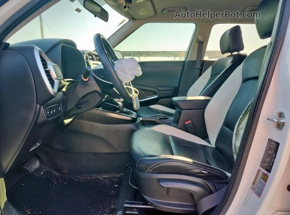 KNDJ23AU7L7018170 2020 KIA SOUL White Vista interior delantera