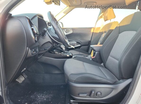 KNDJ33AU2N7180420 2022 KIA SOUL White 