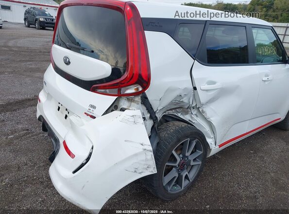 KNDJ53AF8L7011382 2020 KIA SOUL White Вид спереду