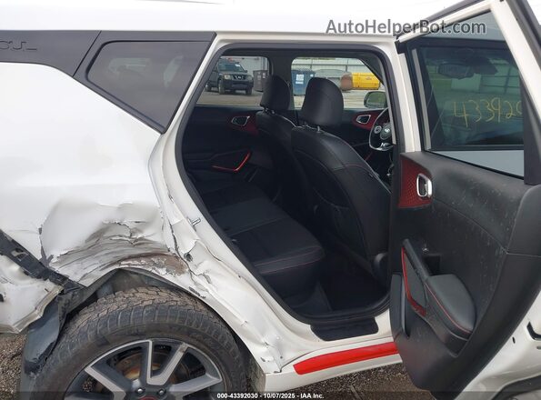 KNDJ53AF8L7011382 2020 KIA SOUL White Вид наклейки з VIN-кодом