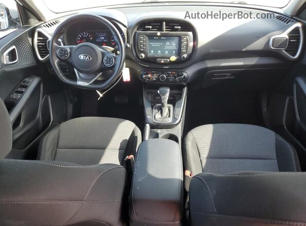 KNDJ63AUXL7070526 2020 KIA SOUL Белый Вид панели приборов