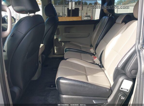 KNDMB5C11K6515943 2019 KIA SEDONA Silver VIN კოდის სტიკერის ხედი