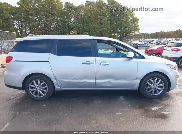 KNDMB5C11K6515943 2019 KIA SEDONA Silver უკანა სალონის ხედი