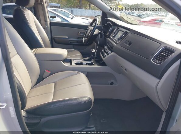 KNDMB5C11K6515943 2019 KIA SEDONA Silver წინა სალონის ხედი