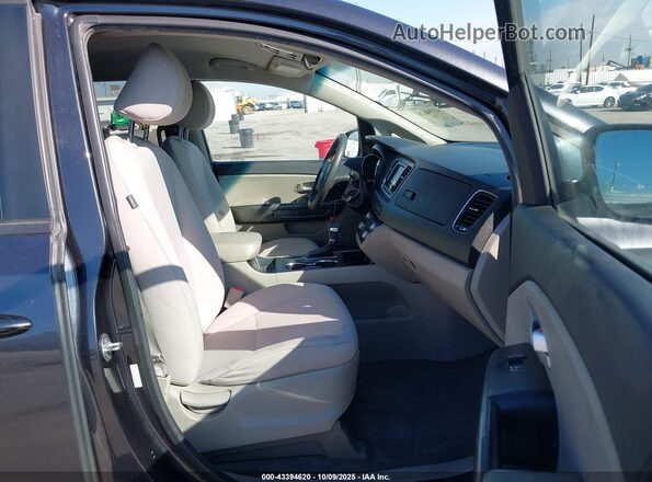 KNDMB5C16K6558920 2019 KIA SEDONA Gray Вид салону спереду