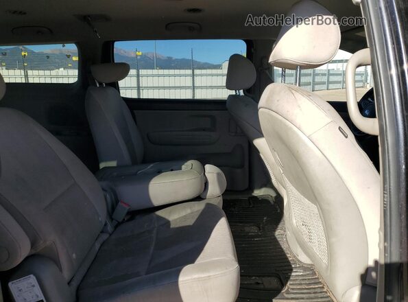 KNDMB5C16L6633312 2020 KIA SEDONA Gray Rear interior view