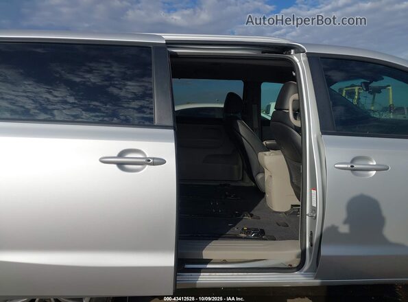 KNDMB5C17K6515929 2019 KIA SEDONA Silver Widok naklejki z numerem VIN