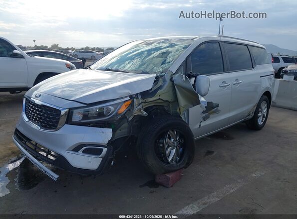 KNDMB5C17K6515929 2019 KIA SEDONA Silver Widok z przodu