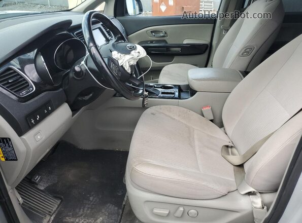 KNDMC5C15L6562004 2020 KIA SEDONA Silver Vista interior delantera