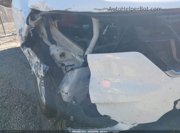 KNDNB4H35N6156674 2022 KIA CARNIVAL MPV White Vista frontal