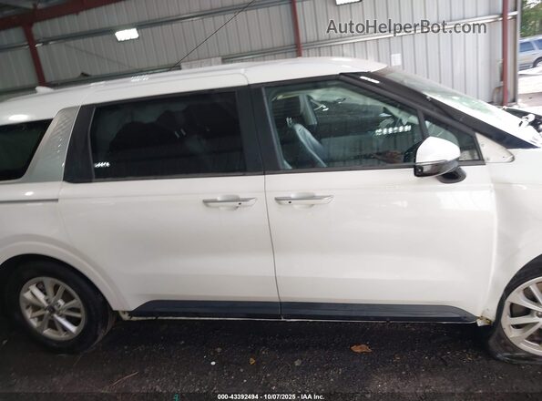 KNDNB4H38N6157902 2022 KIA CARNIVAL MPV White Вид задньої частини салону