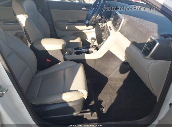 KNDP63AC4L7795623 2020 KIA SPORTAGE White წინა სალონის ხედი
