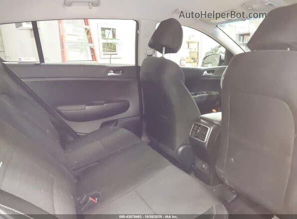 KNDPMCAC1N7958172 2022 KIA SPORTAGE Silver Widok naklejki z numerem VIN