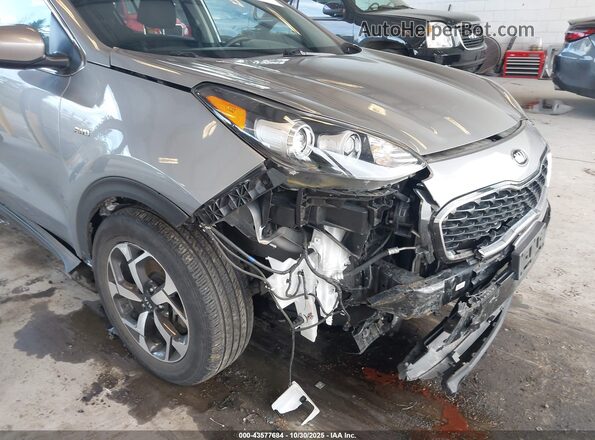 KNDPMCAC1N7961573 2022 KIA SPORTAGE Серый Вид спереди