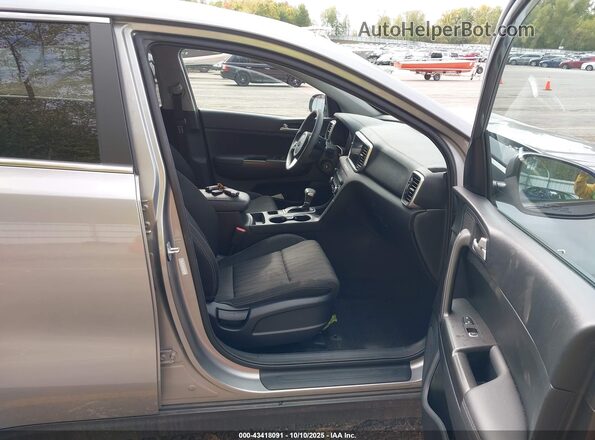 KNDPMCAC6N7966218 2022 KIA SPORTAGE Silver Սալոնի դիմացի տեսք
