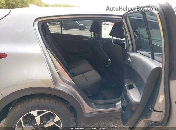 KNDPMCAC6N7966218 2022 KIA SPORTAGE Silver VIN կոդի պիտակի տեսք