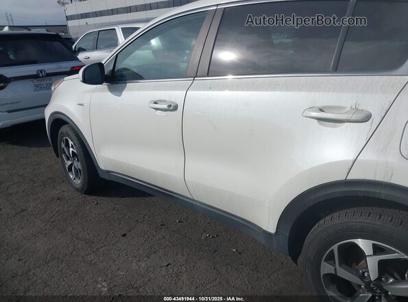 KNDPMCAC8M7917682 2021 KIA SPORTAGE White 