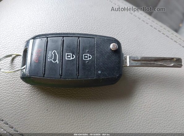 KNDPMCAC9L7765202 2020 KIA SPORTAGE White Вид панелі приладів