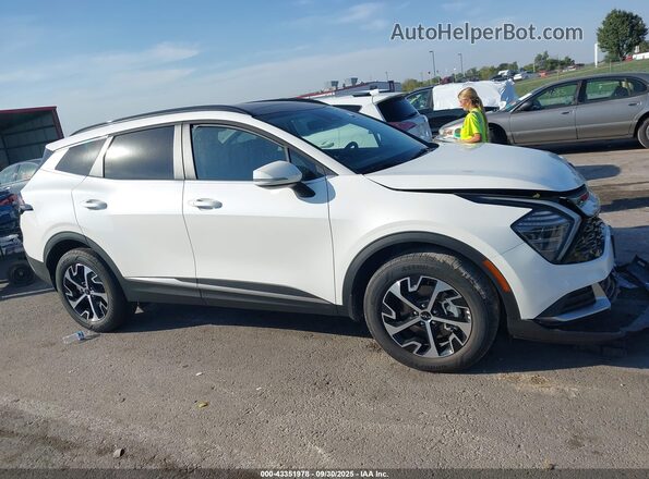 KNDPVCDG3S7243465 2025 KIA SPORTAGE HYBRID White Սալոնի հետևի տեսք