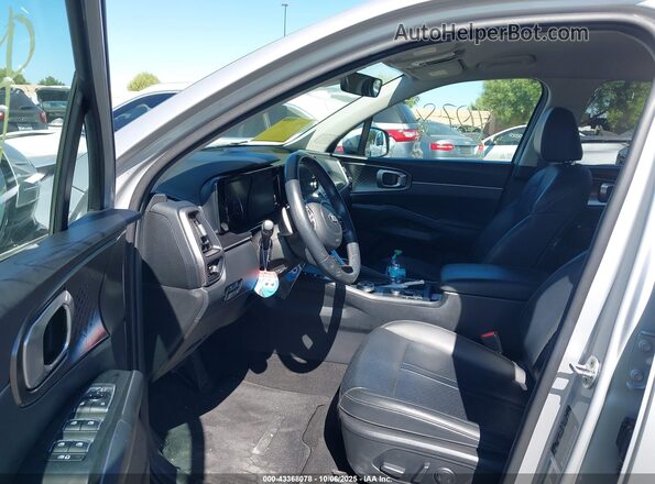 KNDRG4LG7M5055203 2021 KIA SORENTO HYBRID Silver Front interior view