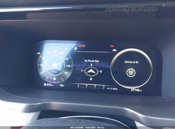 KNDRKDLG9P5208893 2023 KIA SORENTO HYBRID Silver Widok tylnych siedzeń
