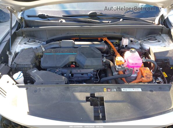 KNDRKDLG9P5208893 2023 KIA SORENTO HYBRID Silver Widok z tyłu