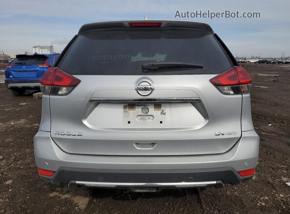 KNMAT2MV2LP526817 2020 NISSAN ROGUE Silver Widok z tyłu