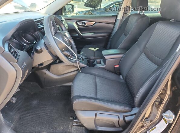 KNMAT2MV7HP522978 2017 NISSAN ROGUE Black Widok wnętrza z przodu