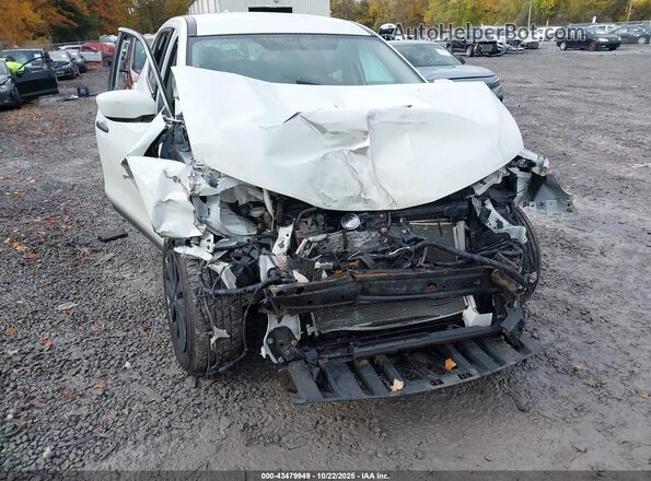 KNMAT2MV8JP525443 2018 NISSAN ROGUE White Front view