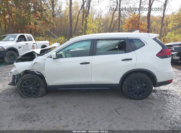 KNMAT2MV8JP525443 2018 NISSAN ROGUE White Rear interior view