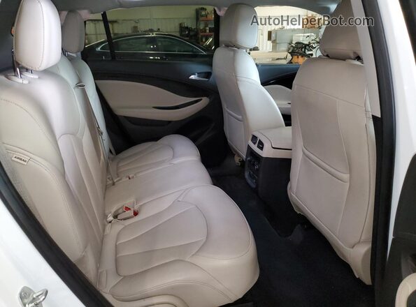 LRBFX2SA9LD087965 2020 BUICK ENVISION White Widok wnętrza z tyłu