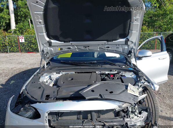 LVY062ML2NP263824 2022 VOLVO S90 Silver Rear view