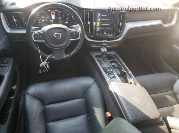 LYV102RK3JB117824 2018 VOLVO XC60 White 