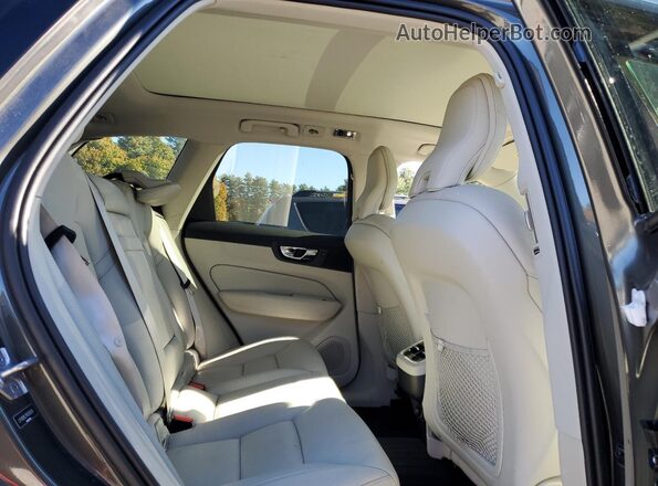 LYV102RL7KB330026 2019 VOLVO XC60 Gray Rear interior view