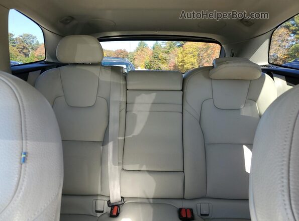 LYV102RL7KB330026 2019 VOLVO XC60 Gray Rear seats view