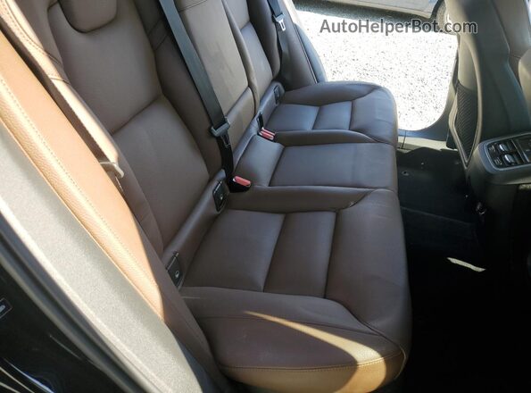 LYV102RL7KB330804 2019 VOLVO XC60 Charcoal უკანა სალონის ხედი