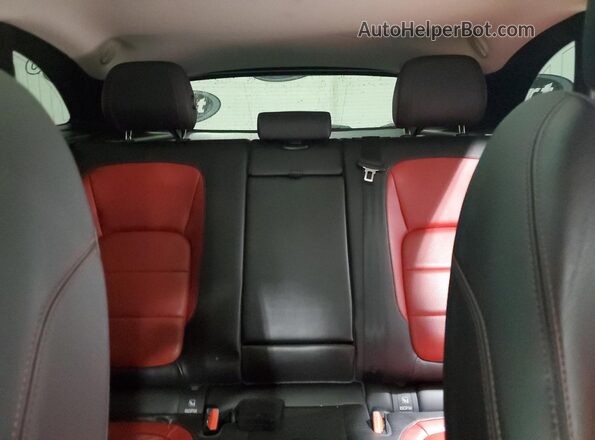 SADCL2BN2HA490363 2017 JAGUAR F-PACE Black Widok tylnych siedzeń