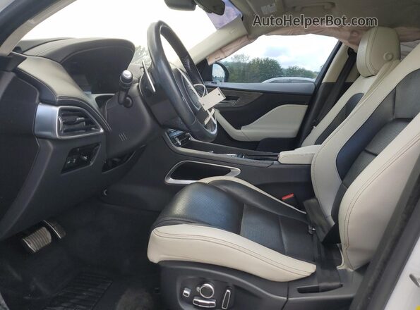 SADCM2FV9KA367657 2019 JAGUAR F-PACE Белый Вид салона спереди