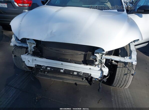 SADCT2EX7RA724950 2024 JAGUAR F-PACE White Widok z przodu