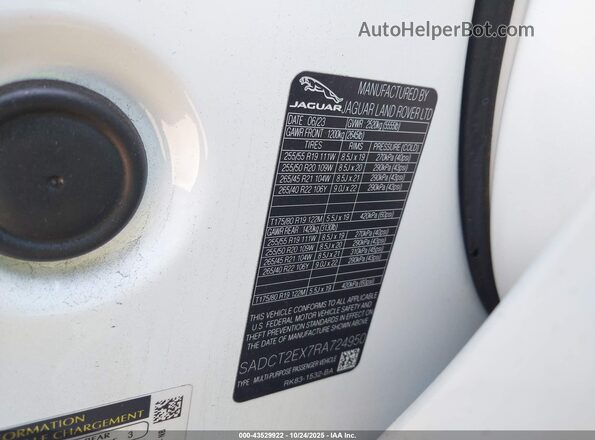 SADCT2EX7RA724950 2024 JAGUAR F-PACE White Widok komory silnika