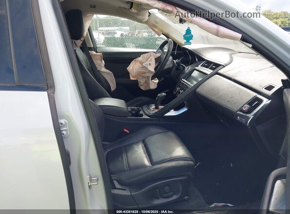 SADFK2FX8L1Z86725 2020 JAGUAR E-PACE  Вид салона спереди