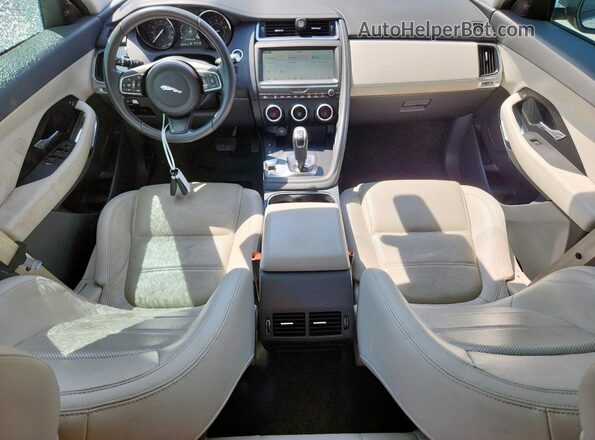 SADFK2FX9L1011618 2020 JAGUAR E-PACE Бежевый Вид панели приборов