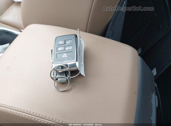 SADFP2FX9M1020984 2021 JAGUAR E-PACE White Widok deski rozdzielczej