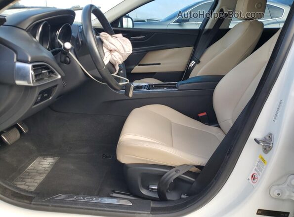 SAJAD4FX9KCP51203 2019 JAGUAR XF White წინა სალონის ხედი