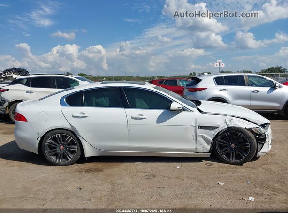 SAJAE4FX4KCP49744 2019 JAGUAR XF White Вид задньої частини салону