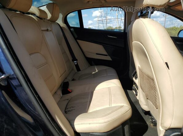 SAJAK4FX7KCP44613 2019 JAGUAR XF Blue Widok tylnych siedzeń