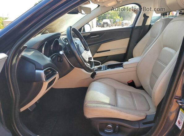 SAJAK4FX7KCP44613 2019 JAGUAR XF Blue Widok wnętrza z przodu