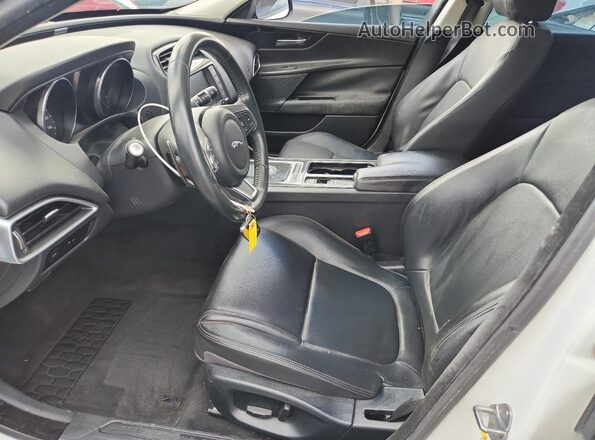 SAJAR4FX8JCP21187 2018 JAGUAR XF White 